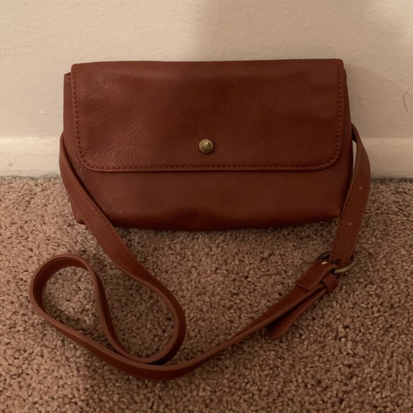 Universal Thread Cognac Fanny Pack - Picture 1 of 4